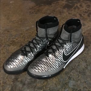 Nike Magistax Proximo Metallic